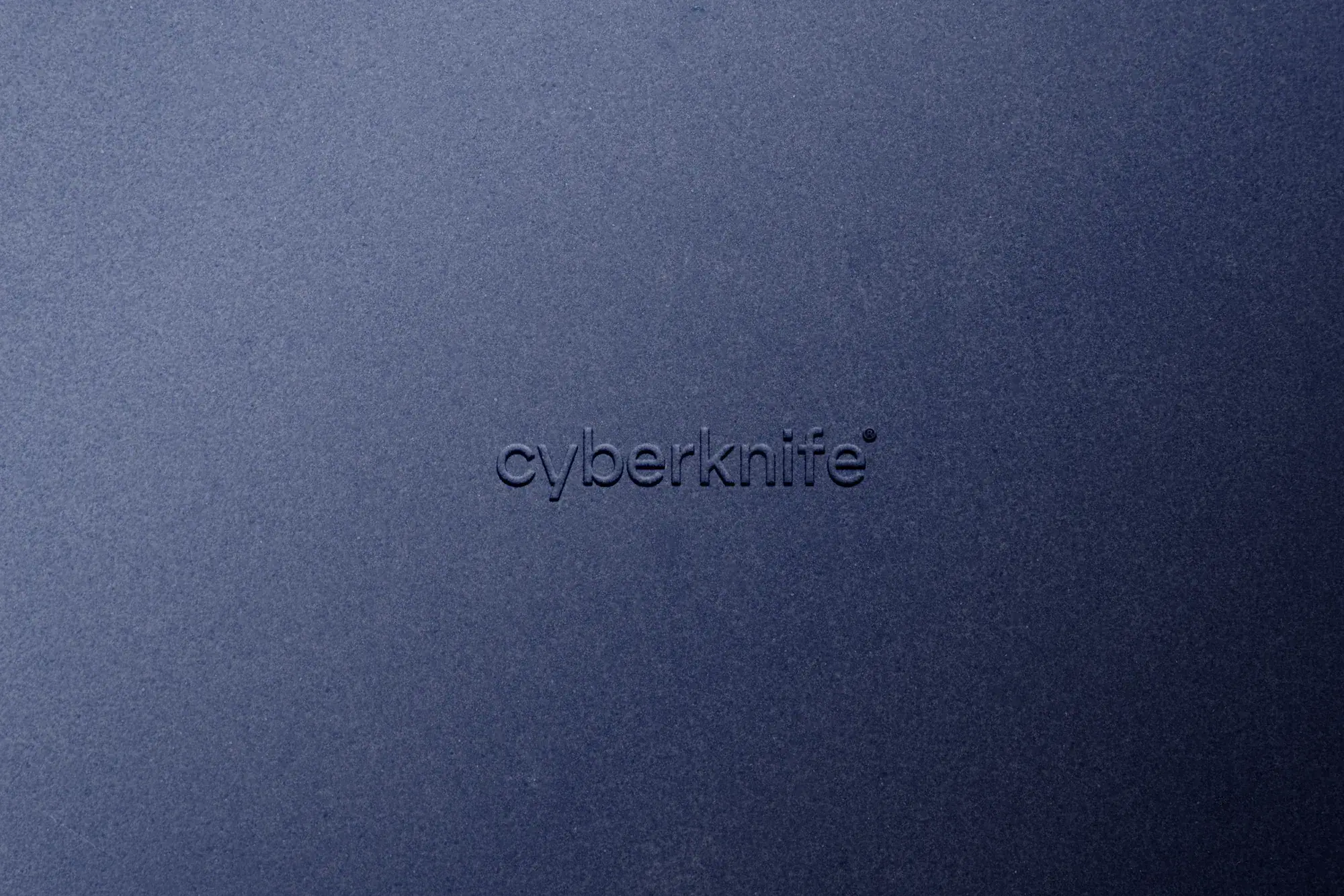Aufgefrischtes Cyberknife-Logo als Prägung
