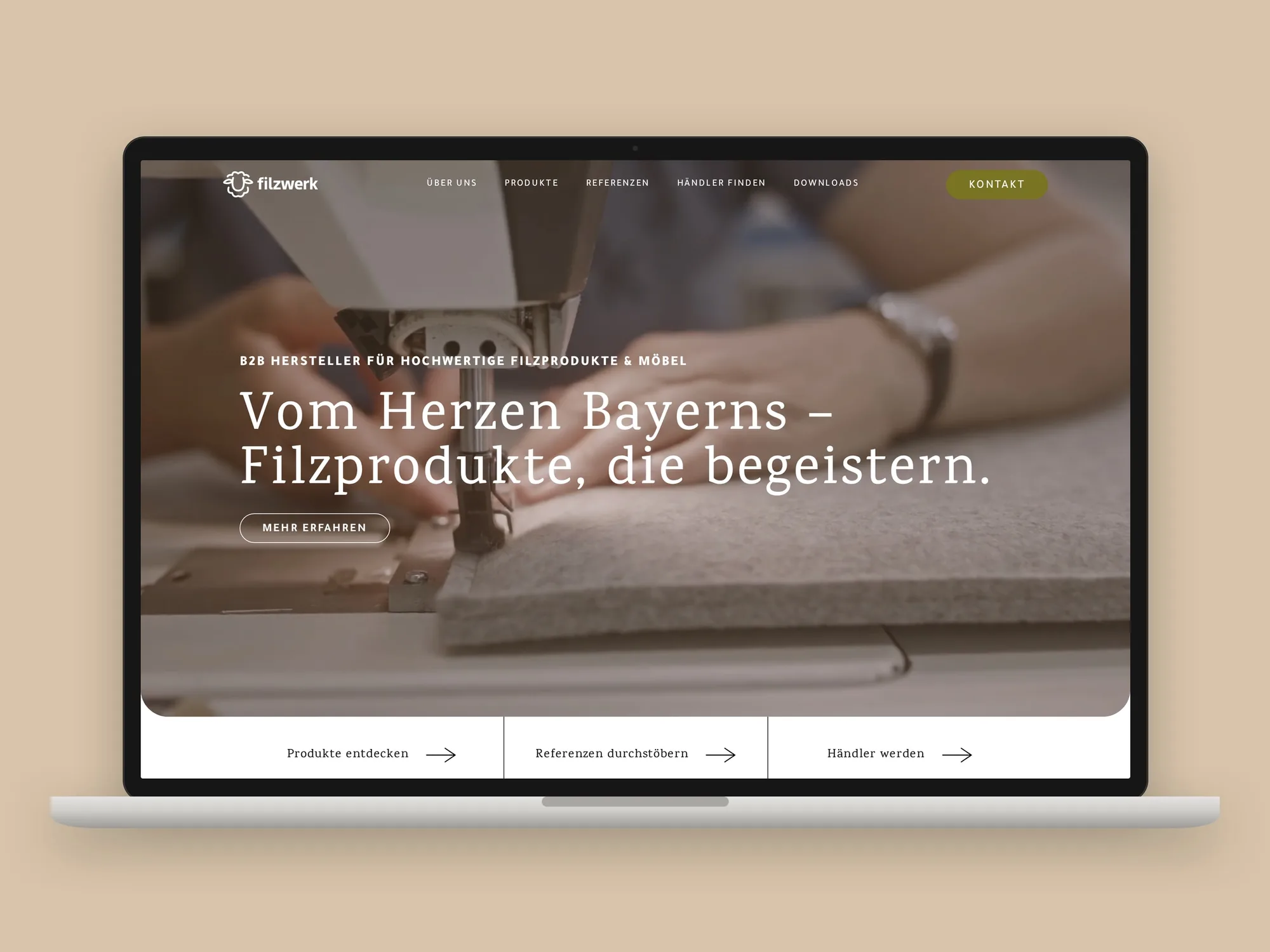 Laptop mit der Startseite von Filzwerk: Vom Herzen Bayerns, Filzprodukte, die begeistern