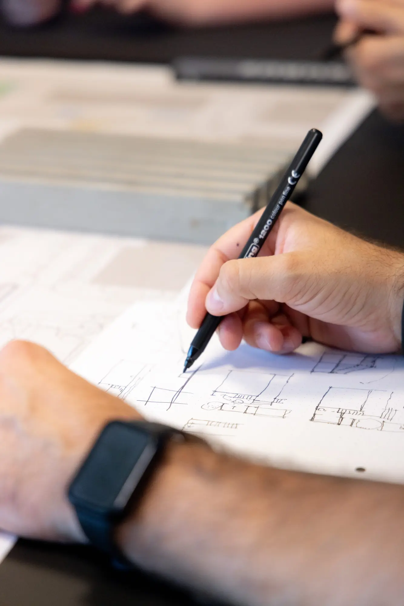 Hand skizziert mit Fineliner auf einem Grundriss