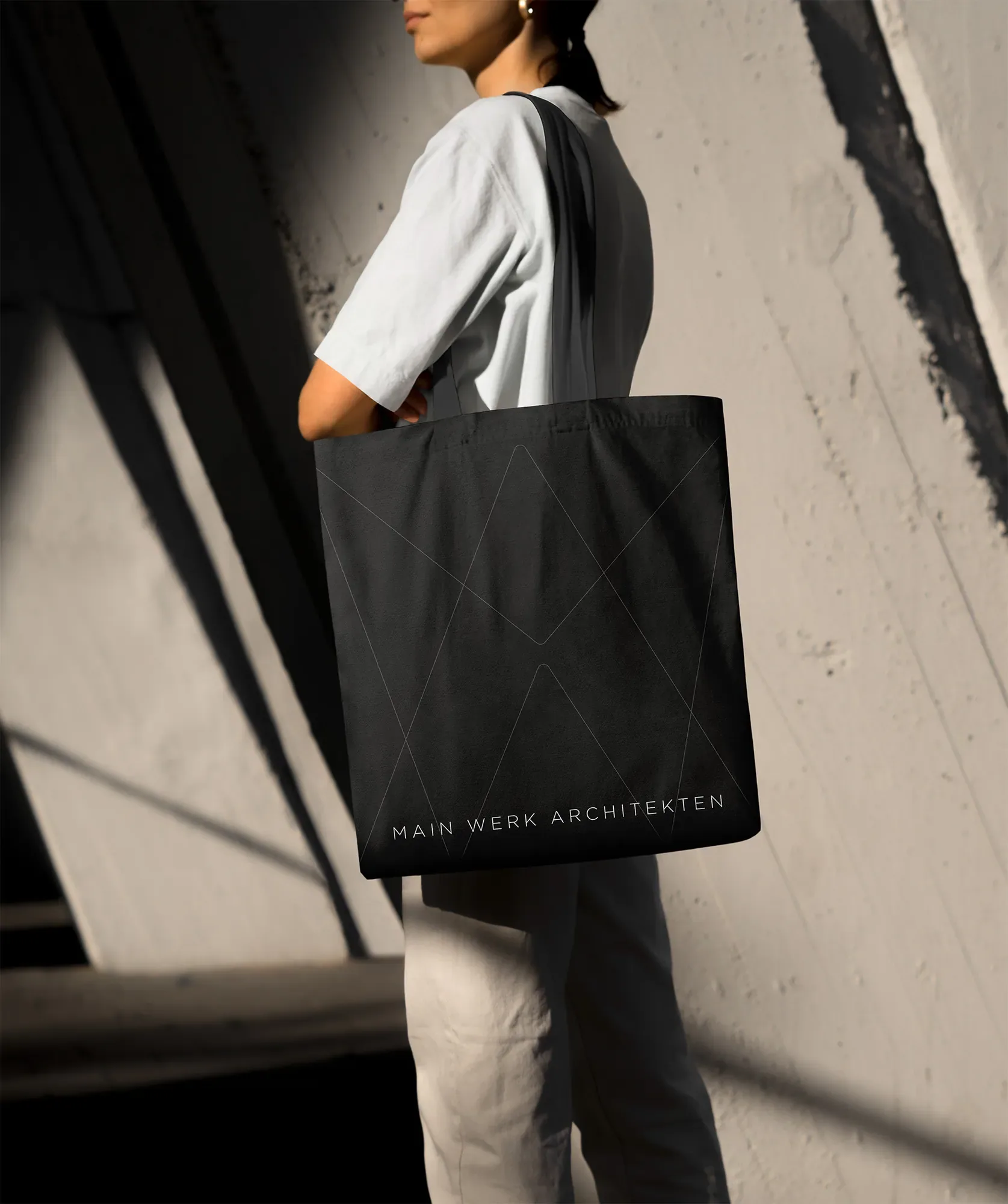 Stofftasche mit dem Schriftzug Main Werk Architekten