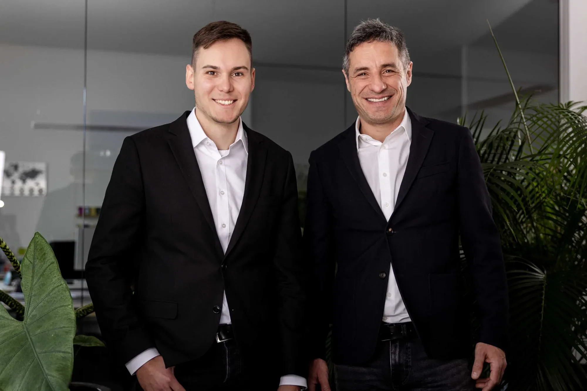 Andreas Maier und Lukas Dörrich im Büro von PPS