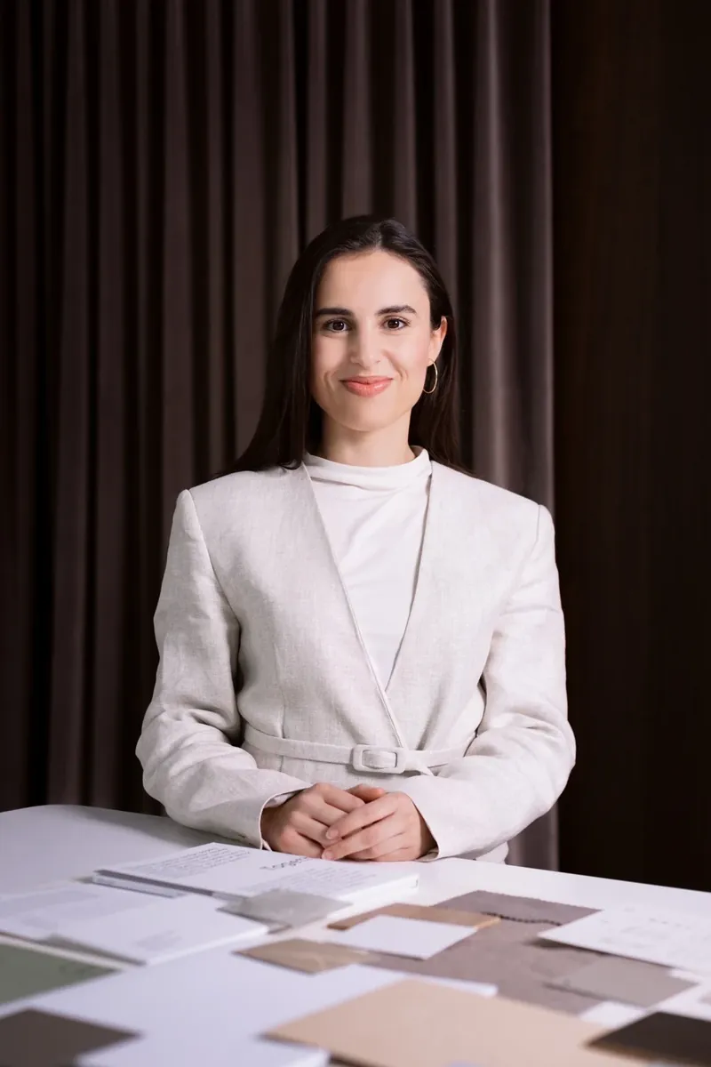 Melanie Radenkovic aus dem Vertrieb von Martin&Klein, im Porträt