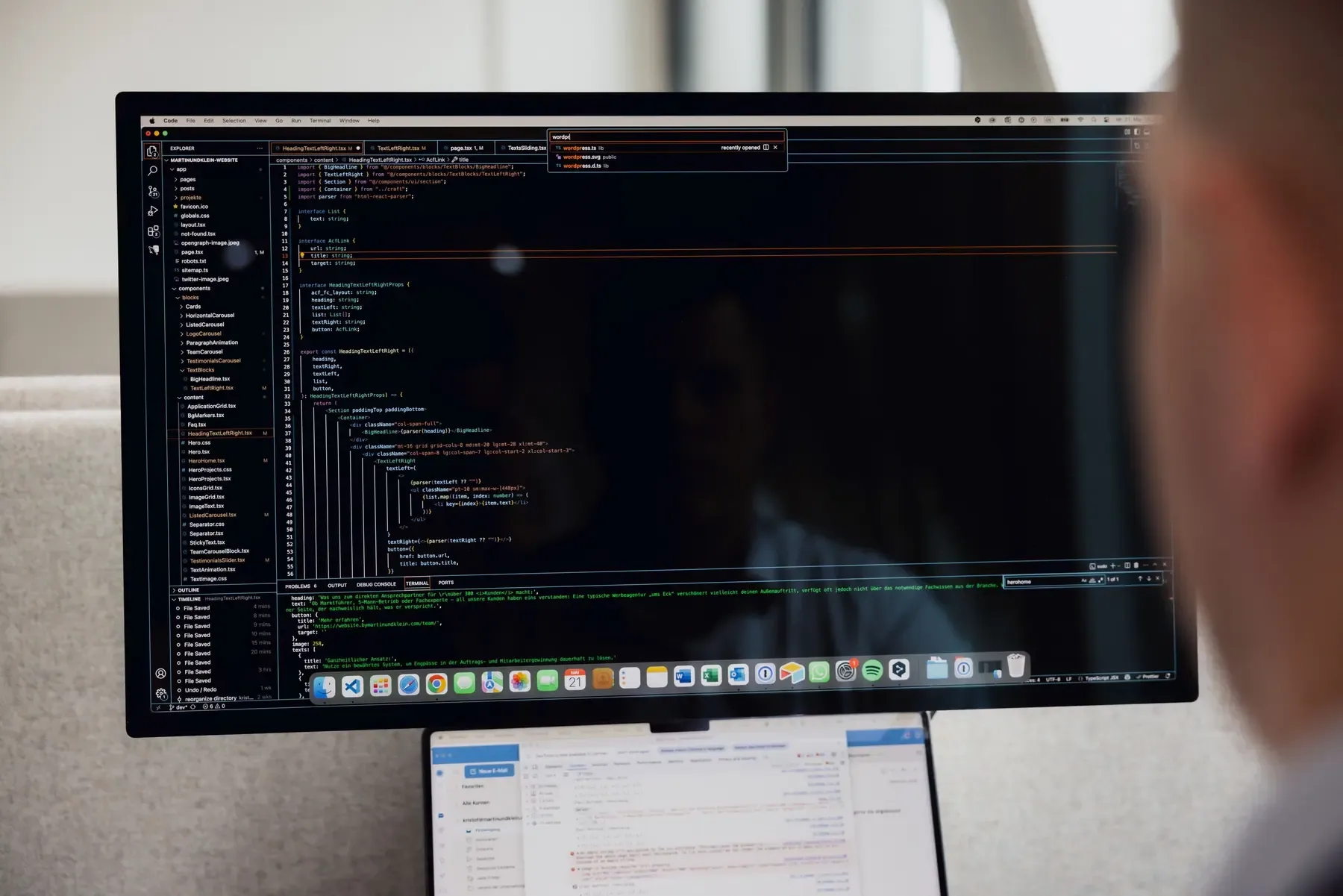 Bildschirm mit Programmcode bei Martin&Klein