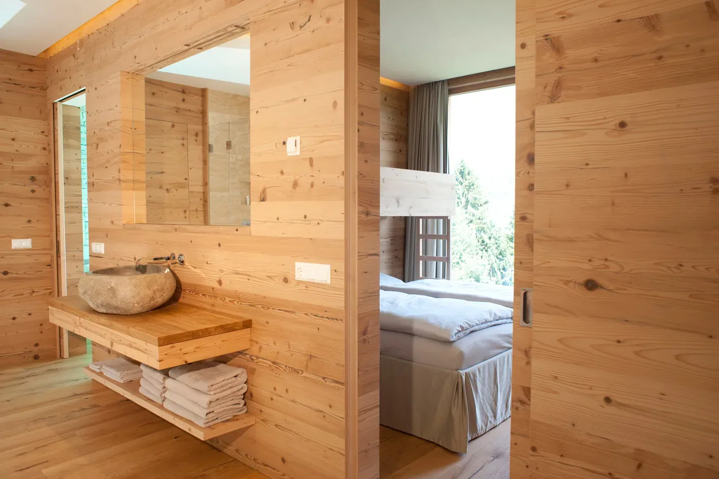EFH Millstätter See — Bad und Schlafzimmer in Altholz