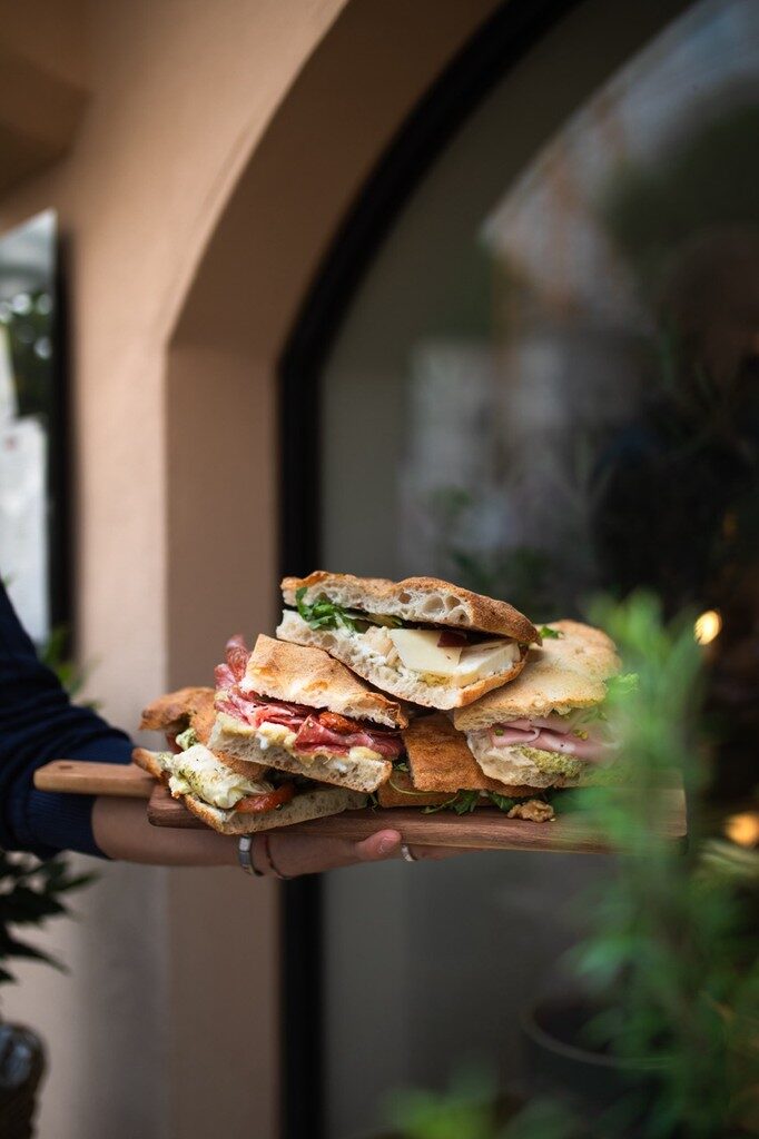 Zia Mizzi in ihrer Trattoria